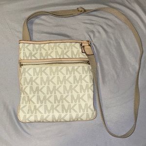 Micheal Kors cross body bag. Used condition
